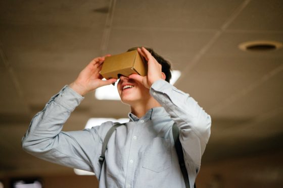 5 Ways of Using Virtual Reality in Education